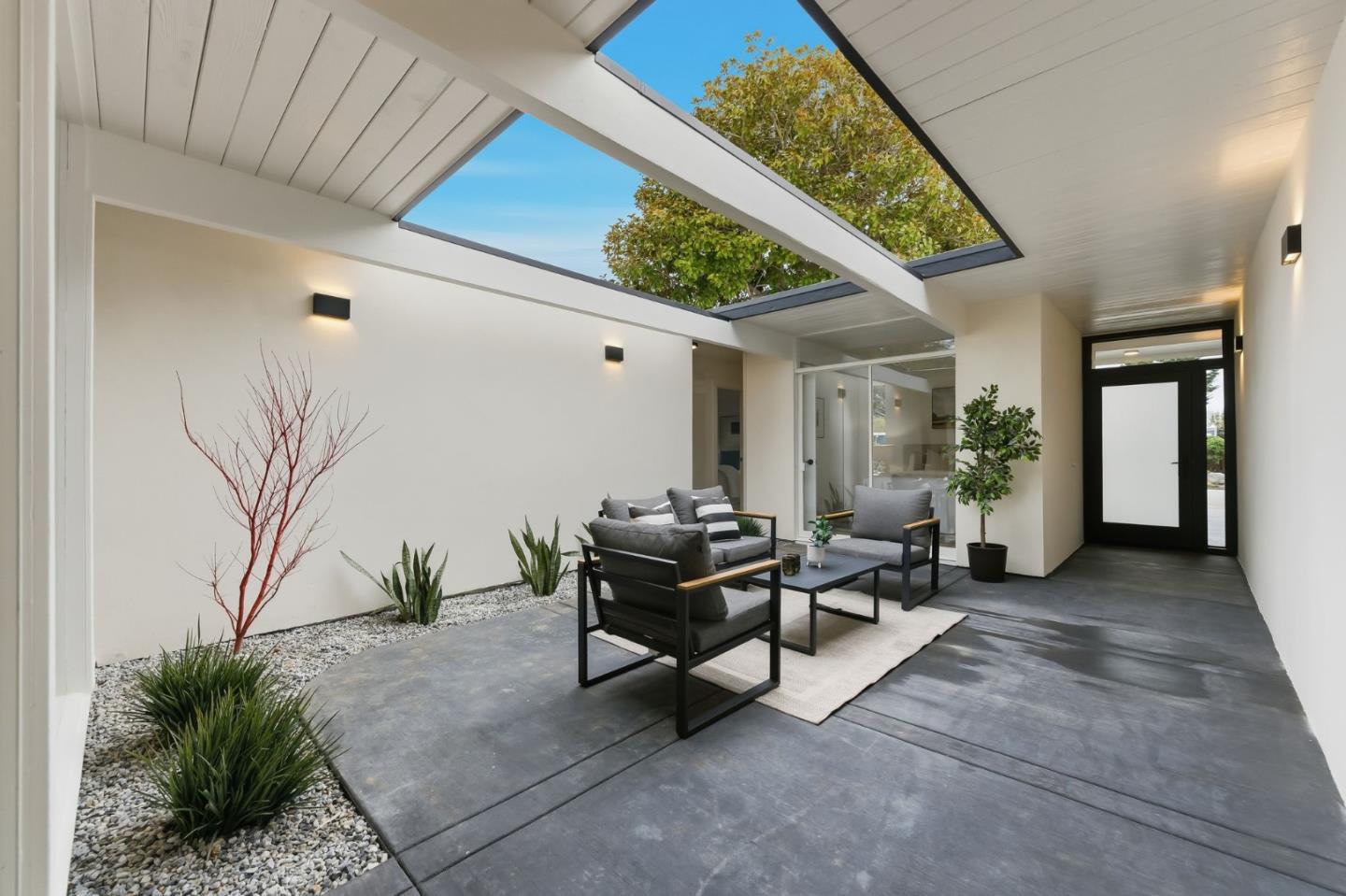 Detail Gallery Image 4 of 42 For 1907 Ticonderoga Dr, San Mateo,  CA 94402 - 4 Beds | 2/1 Baths