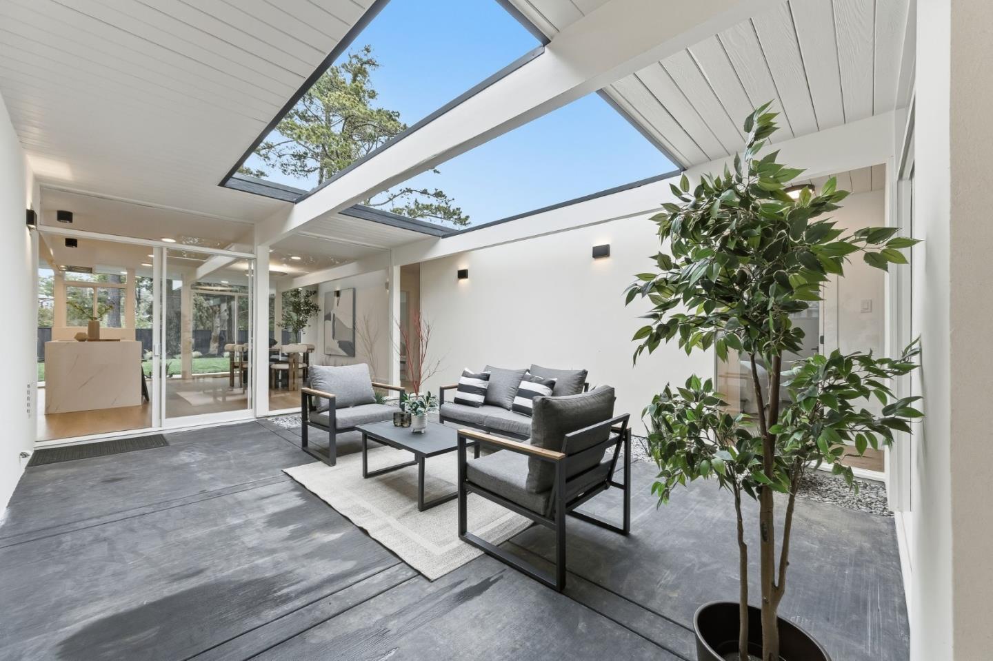 Detail Gallery Image 5 of 42 For 1907 Ticonderoga Dr, San Mateo,  CA 94402 - 4 Beds | 2/1 Baths