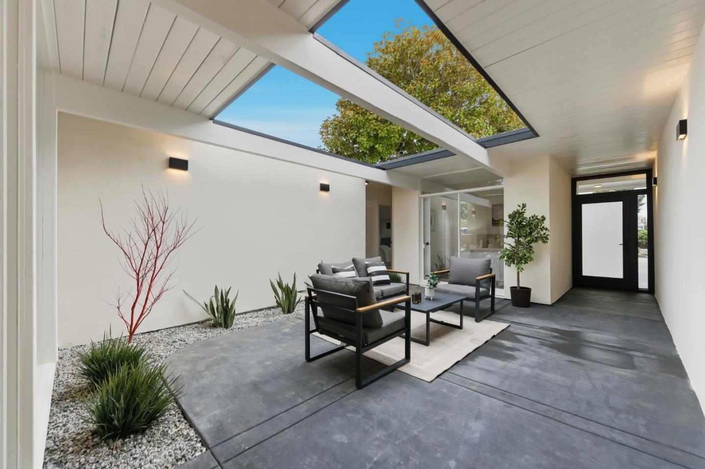 Detail Gallery Image 6 of 42 For 1907 Ticonderoga Dr, San Mateo,  CA 94402 - 4 Beds | 2/1 Baths