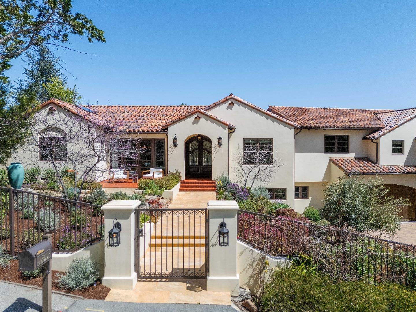 Detail Gallery Image 21 of 24 For 25 Searsville Ct, Hillsborough,  CA 94010 - 5 Beds | 4 Baths