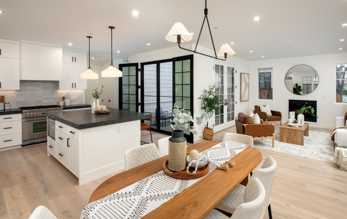 Detail Gallery Image 6 of 24 For 737 Linden Ave, Burlingame,  CA 94010 - 6 Beds | 4/2 Baths