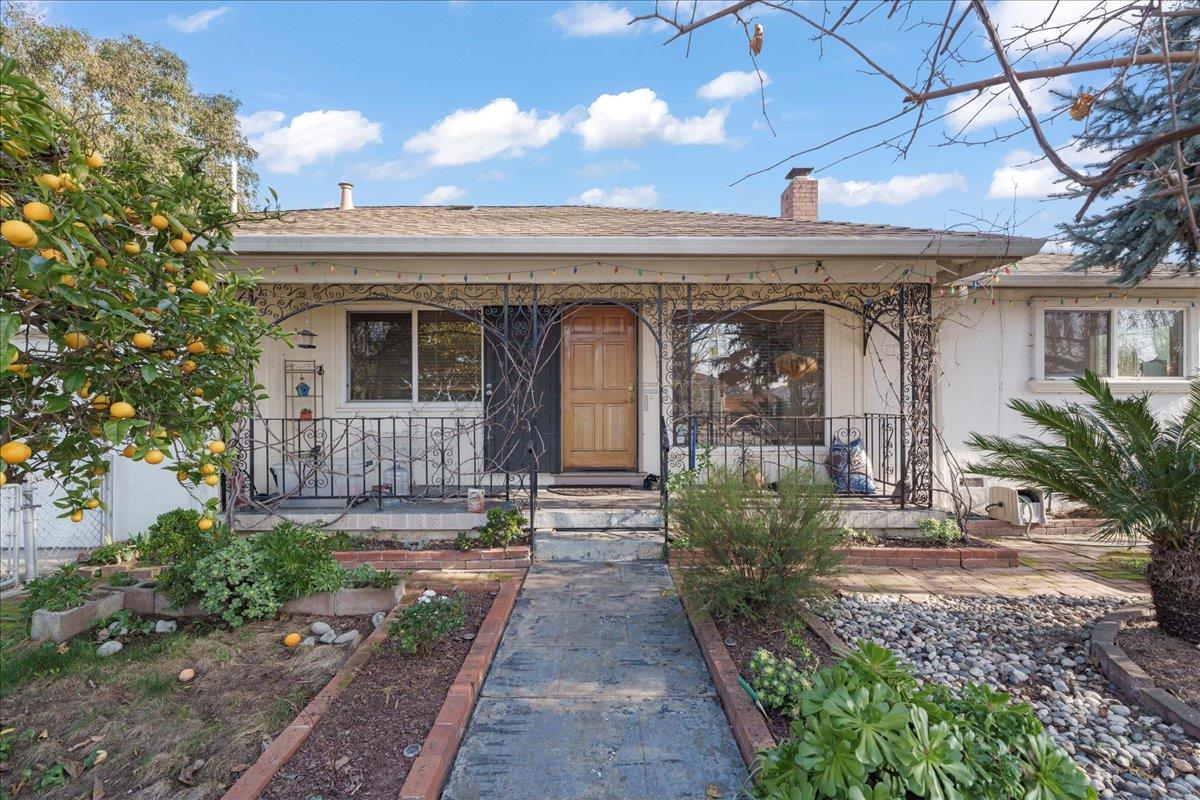 Detail Gallery Image 3 of 20 For 4714 Balboa Way, Fremont,  CA 94536 - 3 Beds | 1/1 Baths