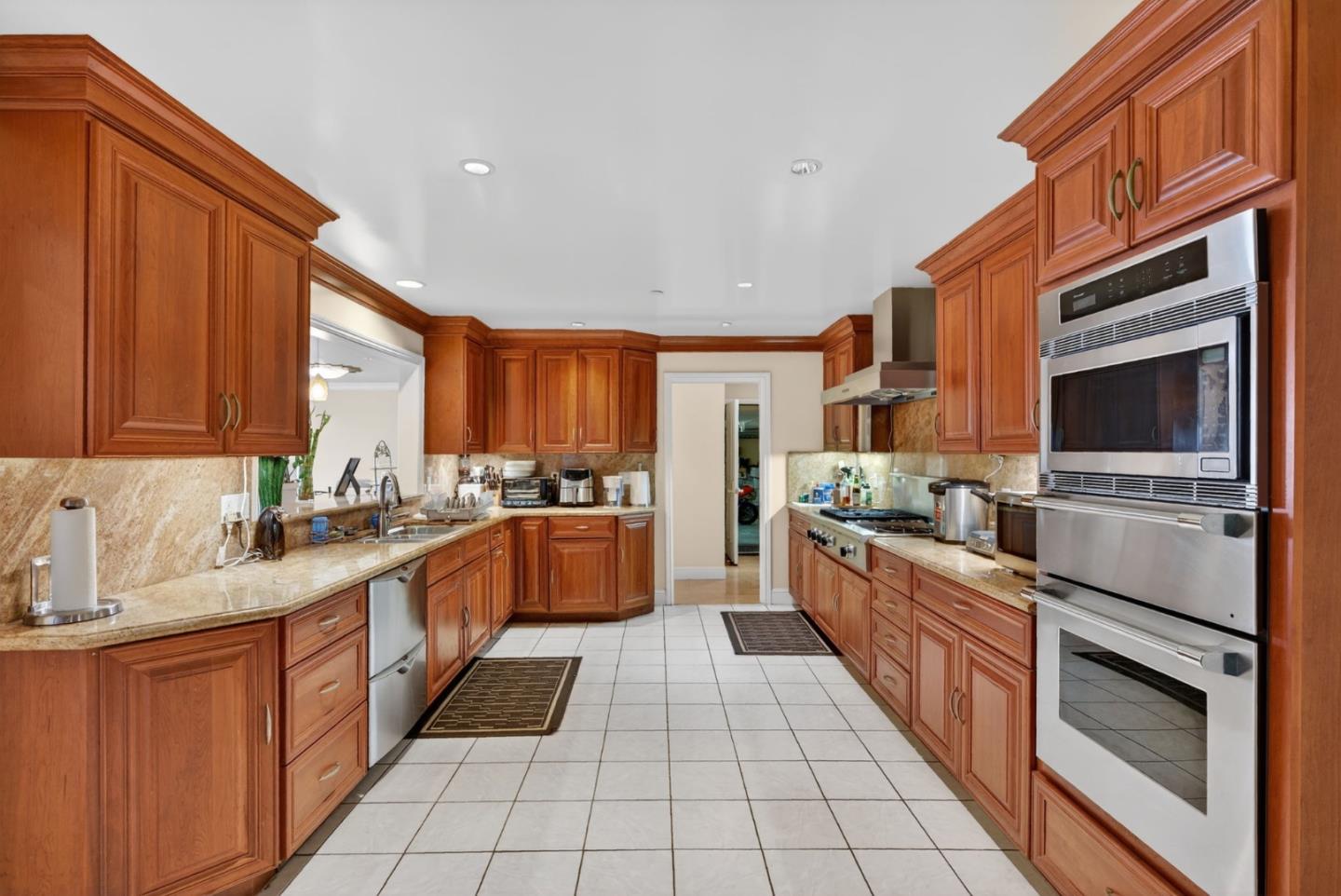 Detail Gallery Image 18 of 70 For 746 Jacaranda Cir, Hillsborough,  CA 94010 - 6 Beds | 5/1 Baths