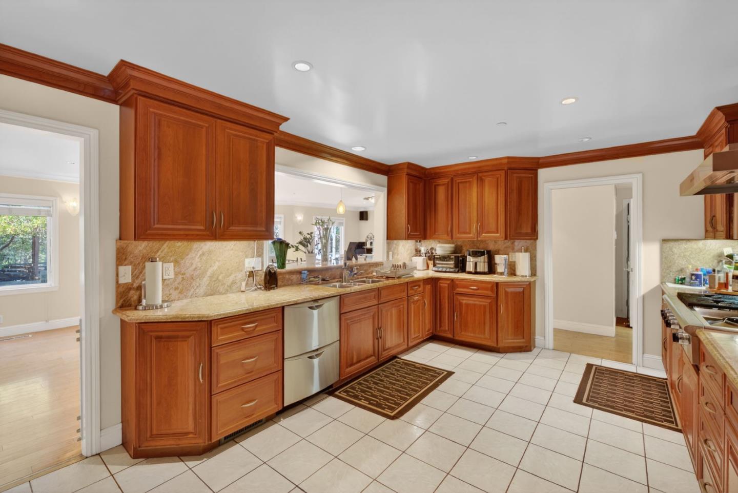 Detail Gallery Image 19 of 70 For 746 Jacaranda Cir, Hillsborough,  CA 94010 - 6 Beds | 5/1 Baths