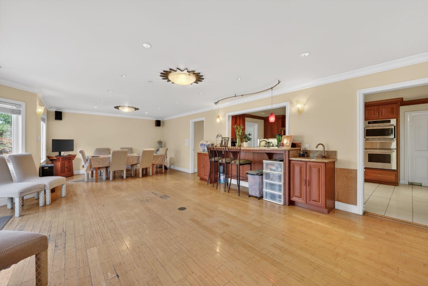 Detail Gallery Image 20 of 70 For 746 Jacaranda Cir, Hillsborough,  CA 94010 - 6 Beds | 5/1 Baths