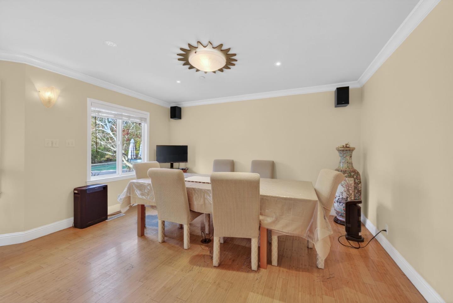 Detail Gallery Image 24 of 70 For 746 Jacaranda Cir, Hillsborough,  CA 94010 - 6 Beds | 5/1 Baths