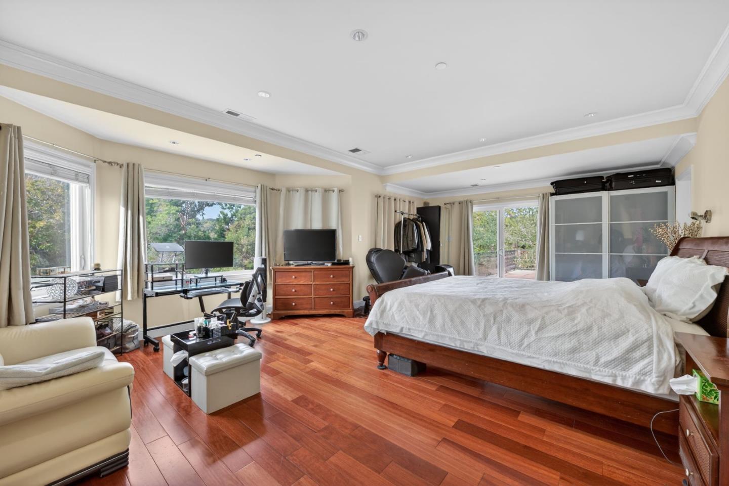 Detail Gallery Image 37 of 70 For 746 Jacaranda Cir, Hillsborough,  CA 94010 - 6 Beds | 5/1 Baths