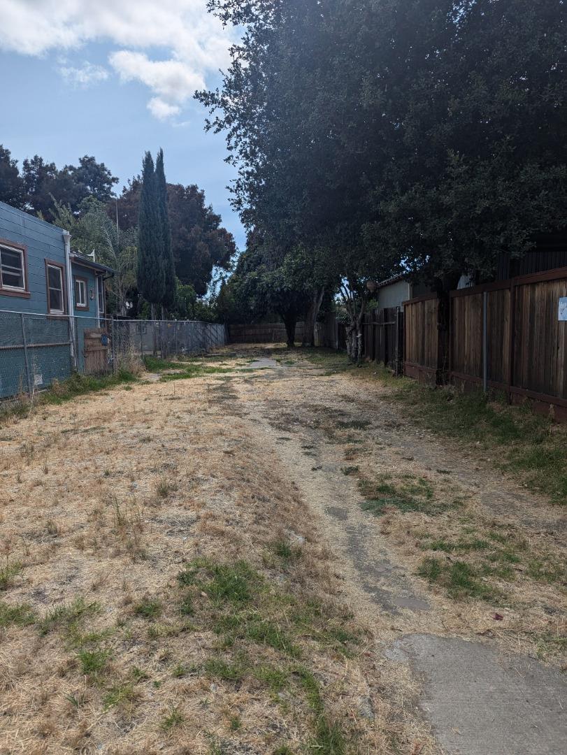 Detail Gallery Image 3 of 3 For 9425 Sunnyside St, Oakland,  CA 94603 - – Beds | – Baths