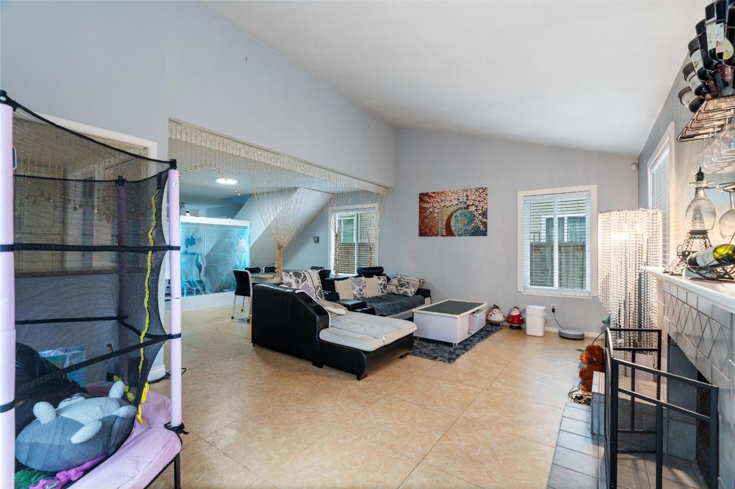 Detail Gallery Image 12 of 41 For 311 Shoreline Dr, Pittsburg,  CA 94565 - 3 Beds | 2/1 Baths