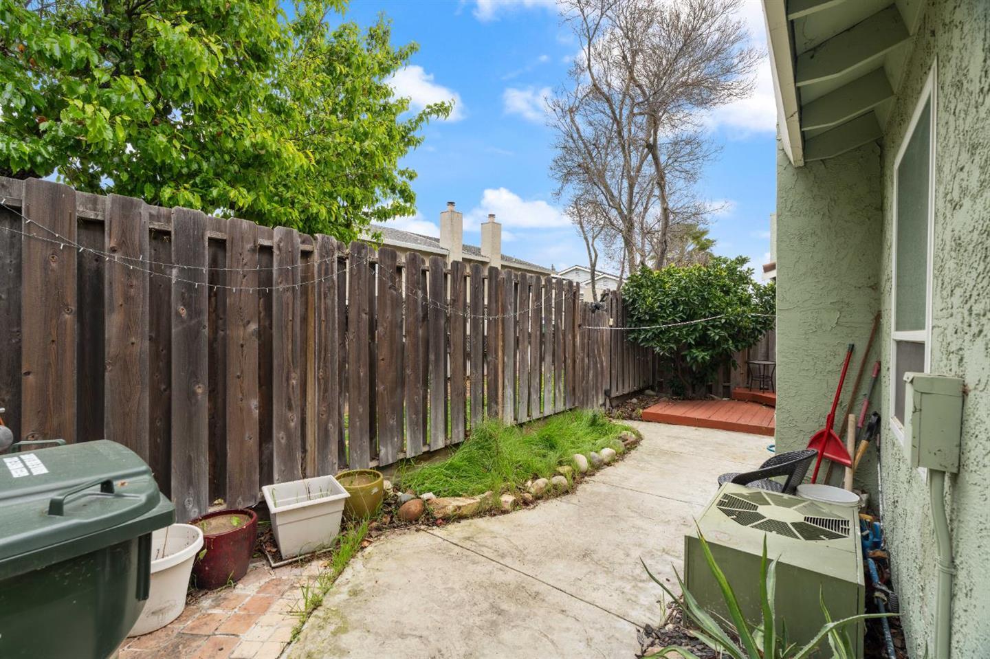 Detail Gallery Image 26 of 41 For 311 Shoreline Dr, Pittsburg,  CA 94565 - 3 Beds | 2/1 Baths