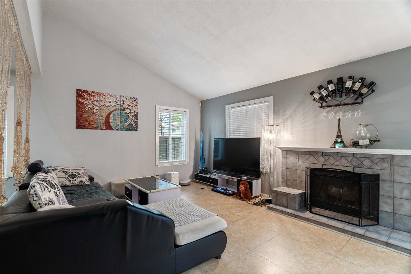 Detail Gallery Image 9 of 41 For 311 Shoreline Dr, Pittsburg,  CA 94565 - 3 Beds | 2/1 Baths