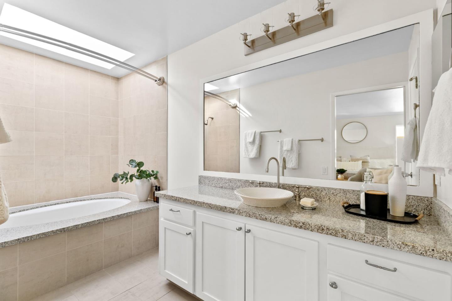 Detail Gallery Image 23 of 28 For 614 Portofino Ln, Foster City,  CA 94404 - 2 Beds | 2 Baths