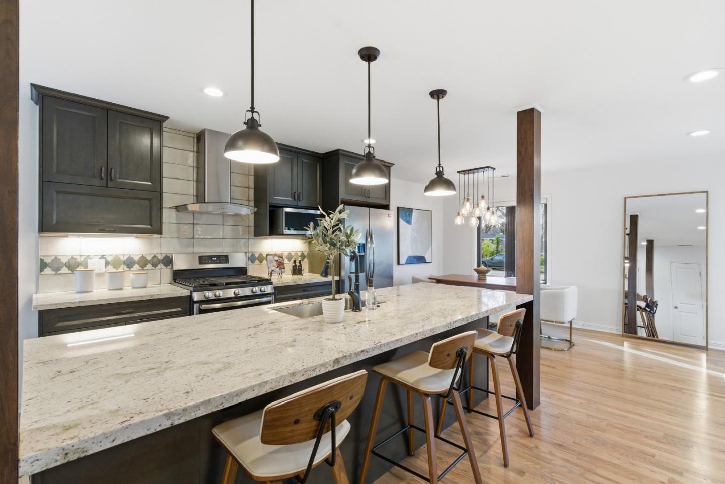 Detail Gallery Image 10 of 56 For 1120 17th Ave, Redwood City,  CA 94063 - 3 Beds | 2 Baths