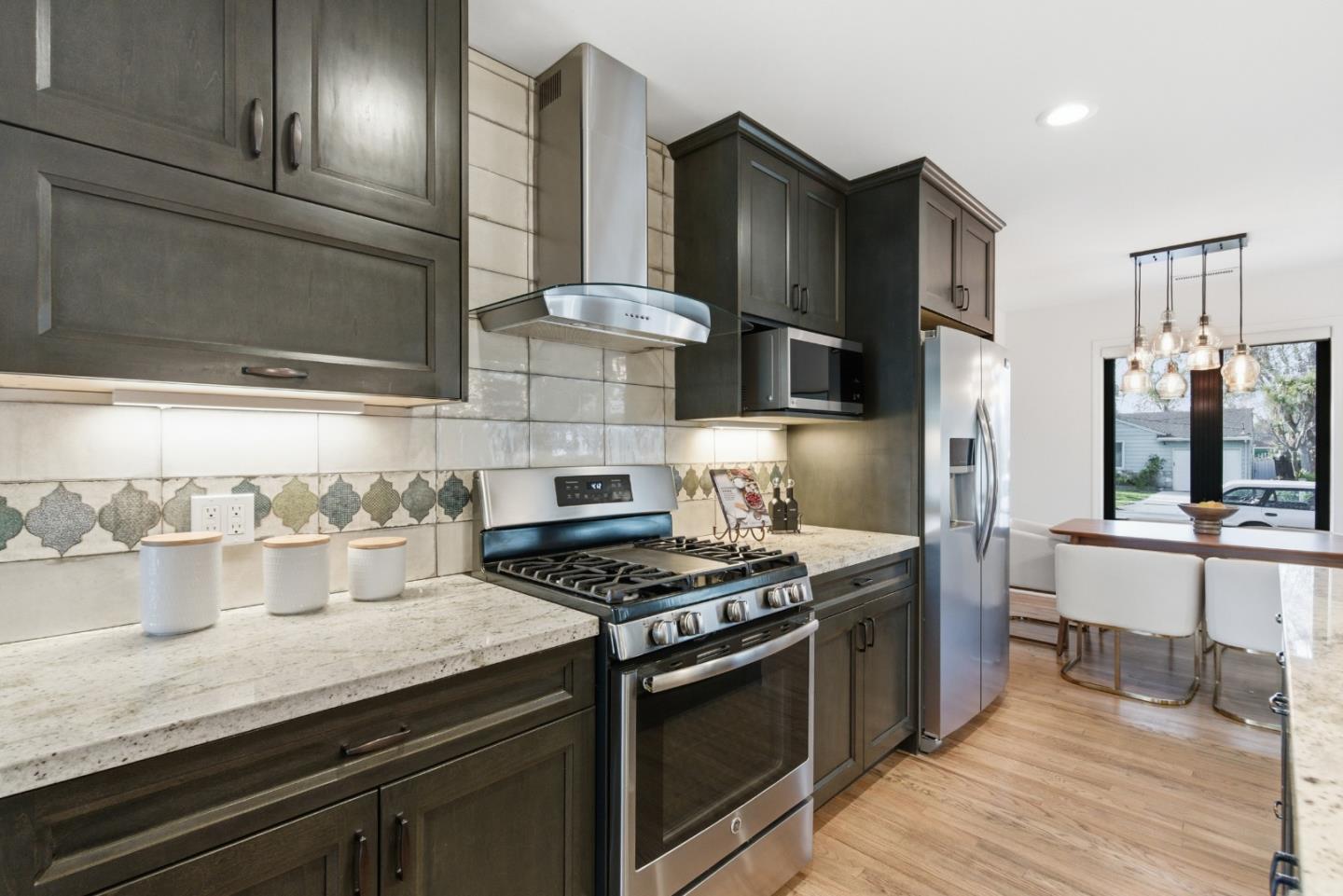 Detail Gallery Image 14 of 56 For 1120 17th Ave, Redwood City,  CA 94063 - 3 Beds | 2 Baths