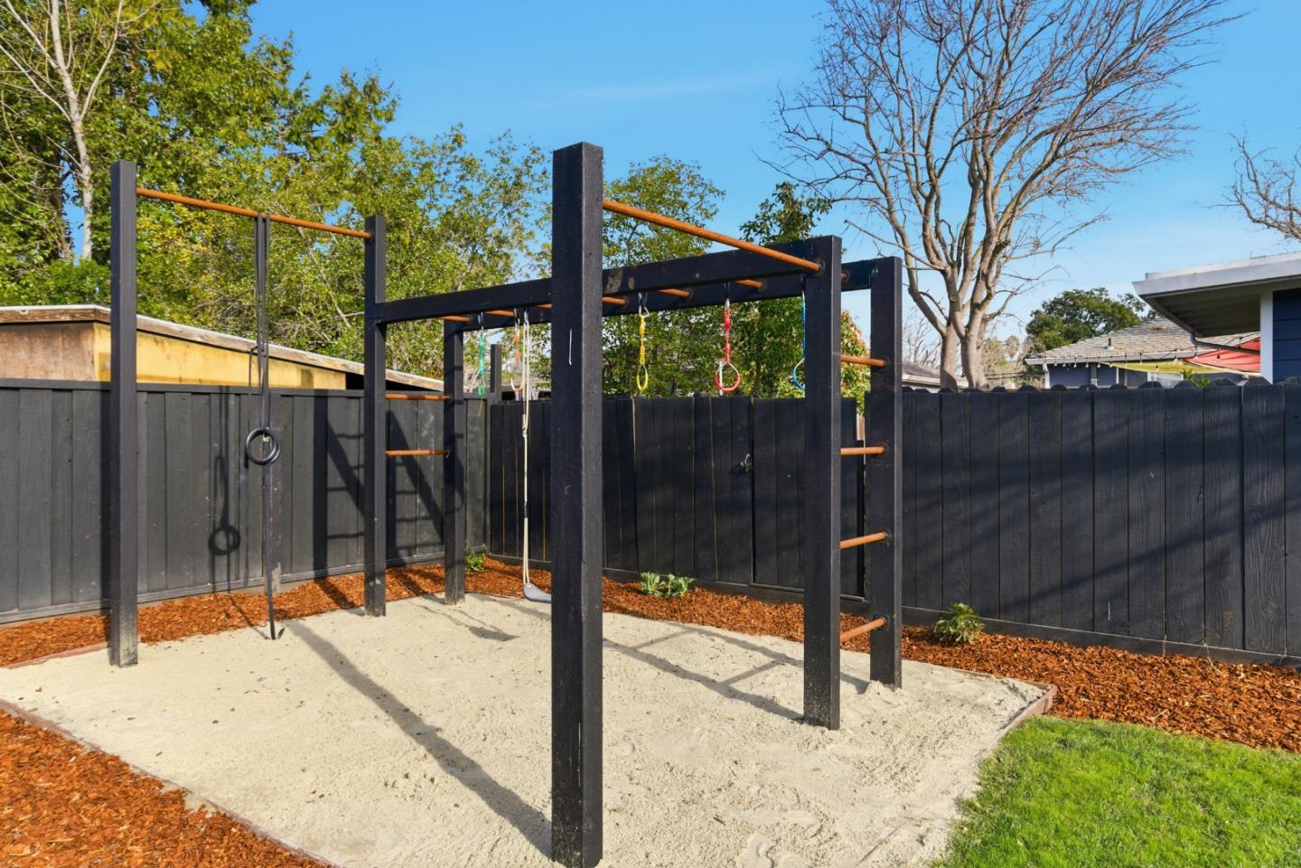 Detail Gallery Image 42 of 56 For 1120 17th Ave, Redwood City,  CA 94063 - 3 Beds | 2 Baths