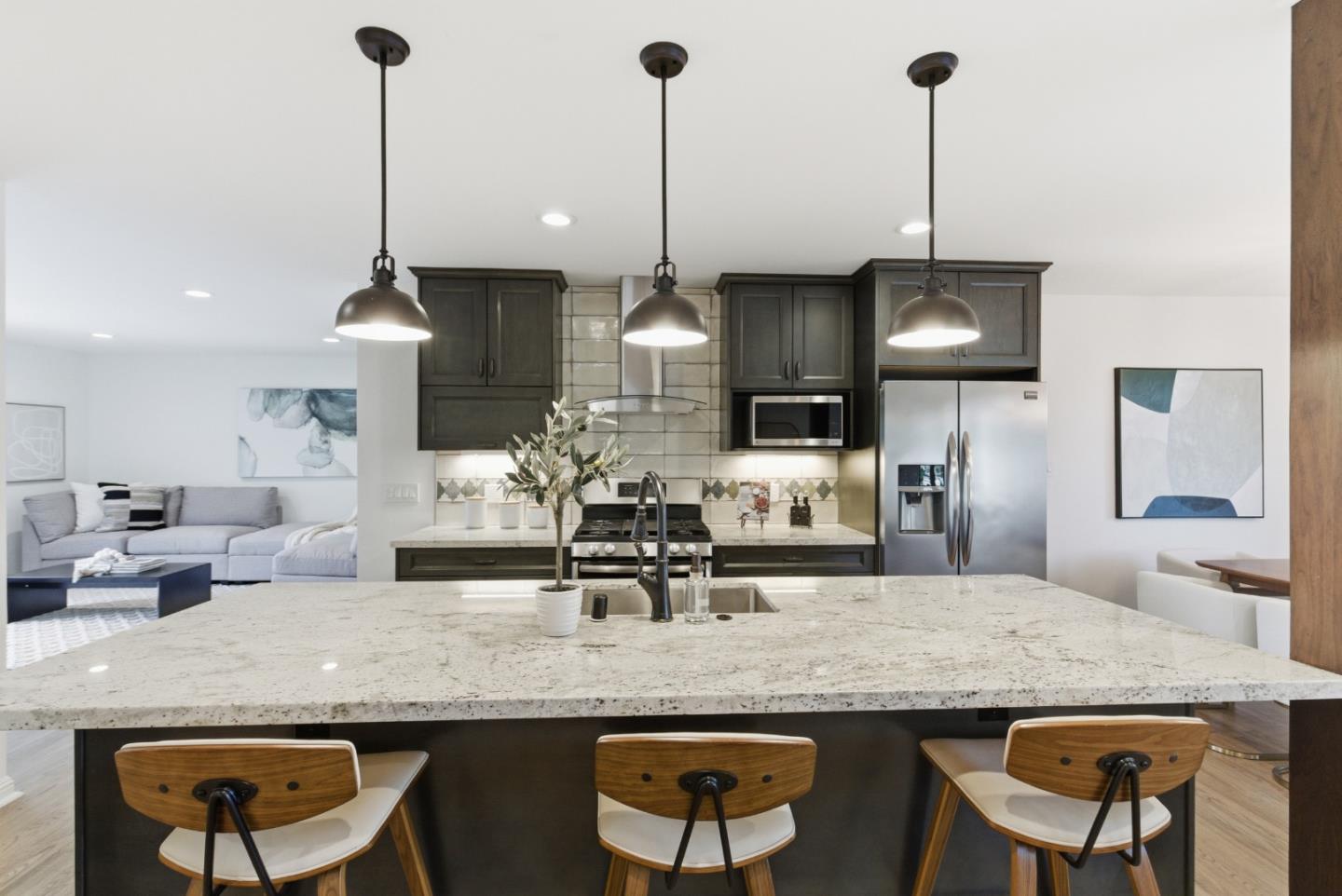 Detail Gallery Image 8 of 56 For 1120 17th Ave, Redwood City,  CA 94063 - 3 Beds | 2 Baths