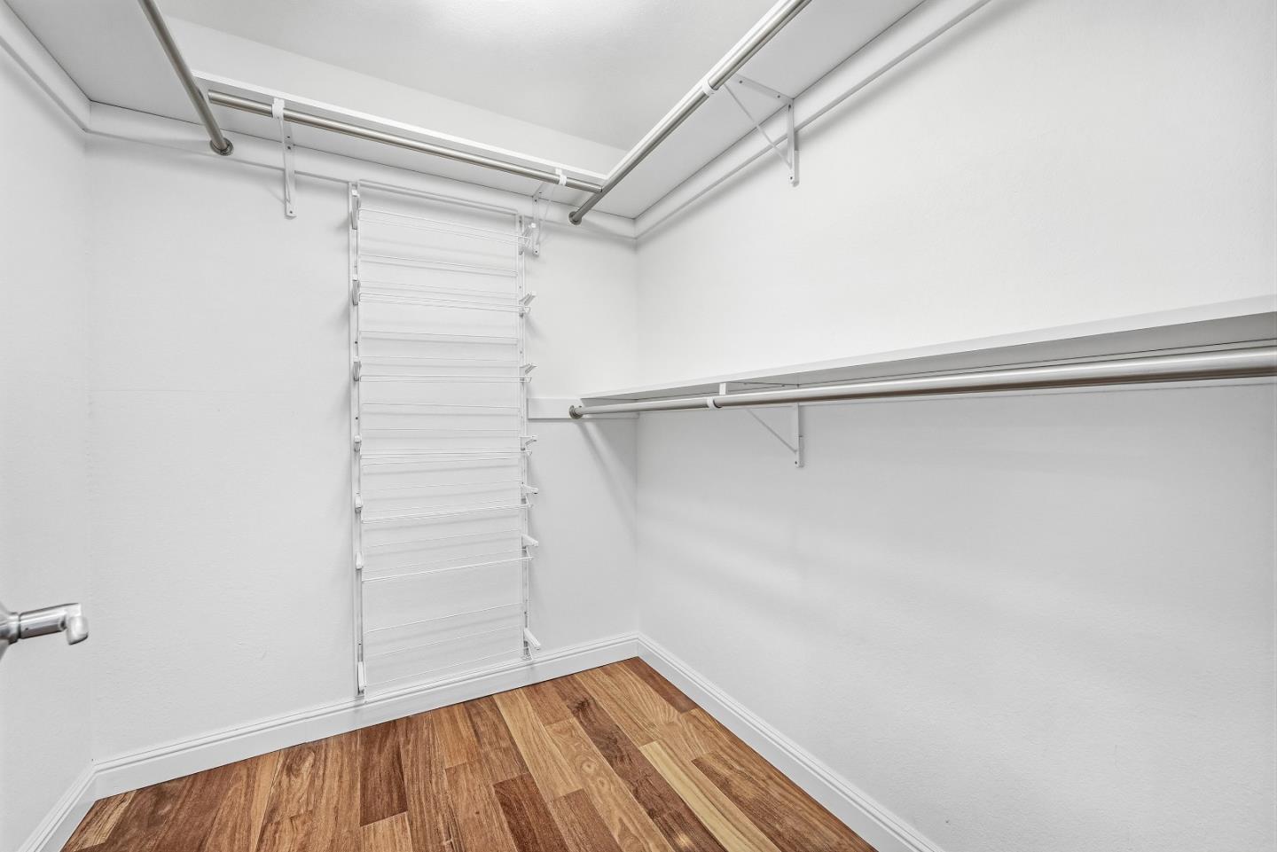 Detail Gallery Image 17 of 38 For 950 Boranda Ave #12,  Mountain View,  CA 94040 - 3 Beds | 2/1 Baths