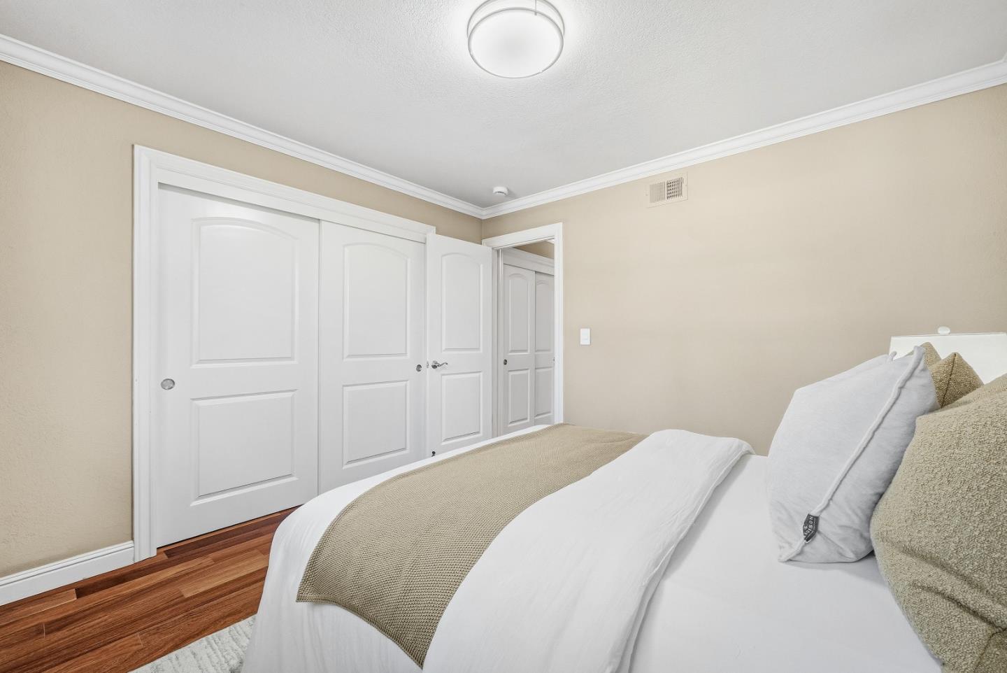 Detail Gallery Image 27 of 38 For 950 Boranda Ave #12,  Mountain View,  CA 94040 - 3 Beds | 2/1 Baths