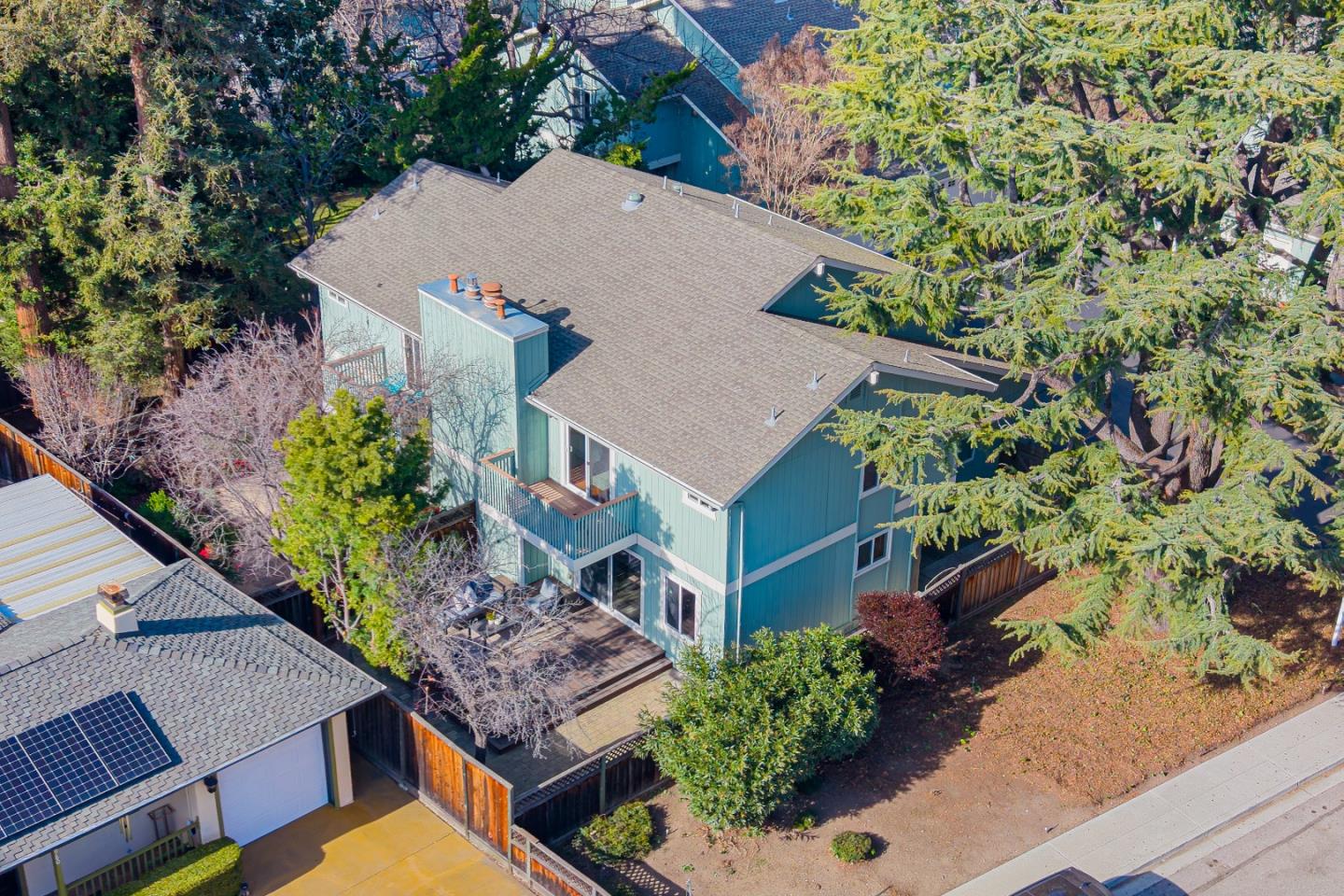 Detail Gallery Image 33 of 38 For 950 Boranda Ave #12,  Mountain View,  CA 94040 - 3 Beds | 2/1 Baths