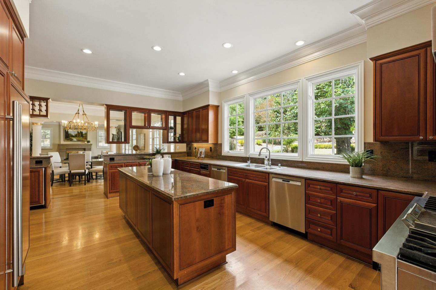 Detail Gallery Image 14 of 43 For 90 Broadacres Rd, Atherton,  CA 94027 - 6 Beds | 6/2 Baths