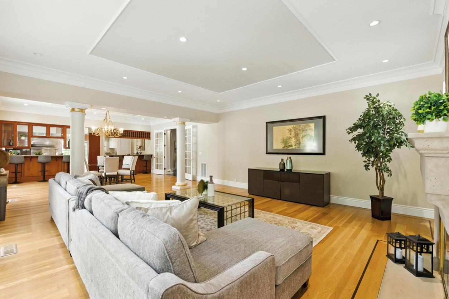 Detail Gallery Image 17 of 43 For 90 Broadacres Rd, Atherton,  CA 94027 - 6 Beds | 6/2 Baths