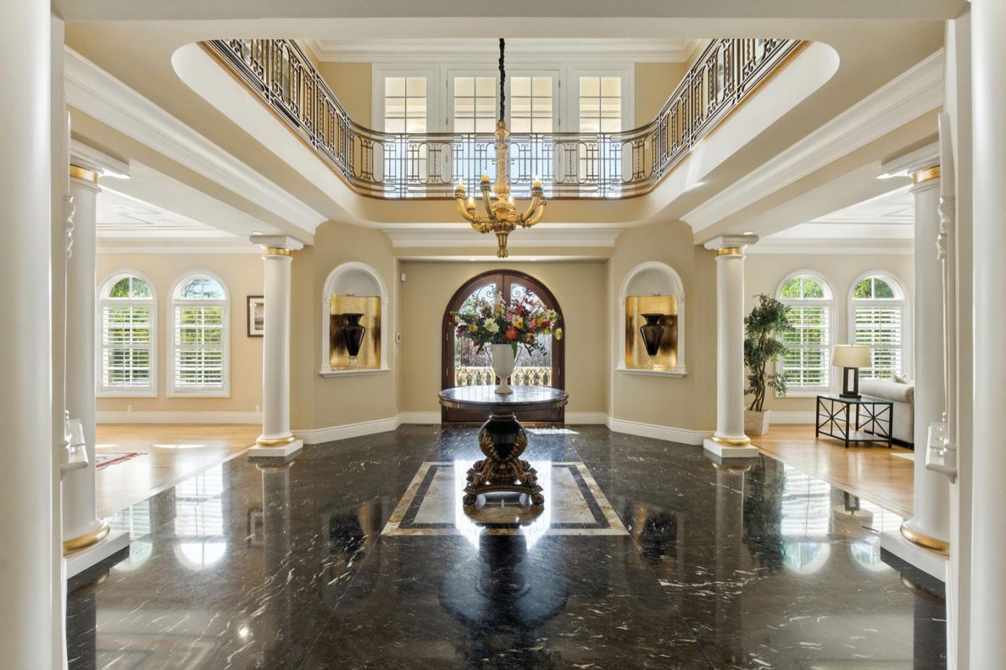 Detail Gallery Image 2 of 43 For 90 Broadacres Rd, Atherton,  CA 94027 - 6 Beds | 6/2 Baths