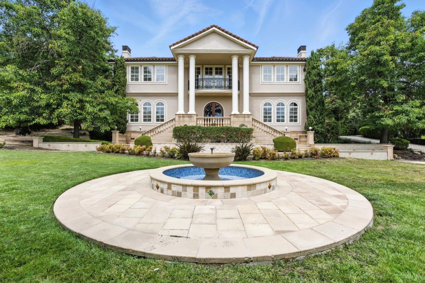 Detail Gallery Image 37 of 43 For 90 Broadacres Rd, Atherton,  CA 94027 - 6 Beds | 6/2 Baths