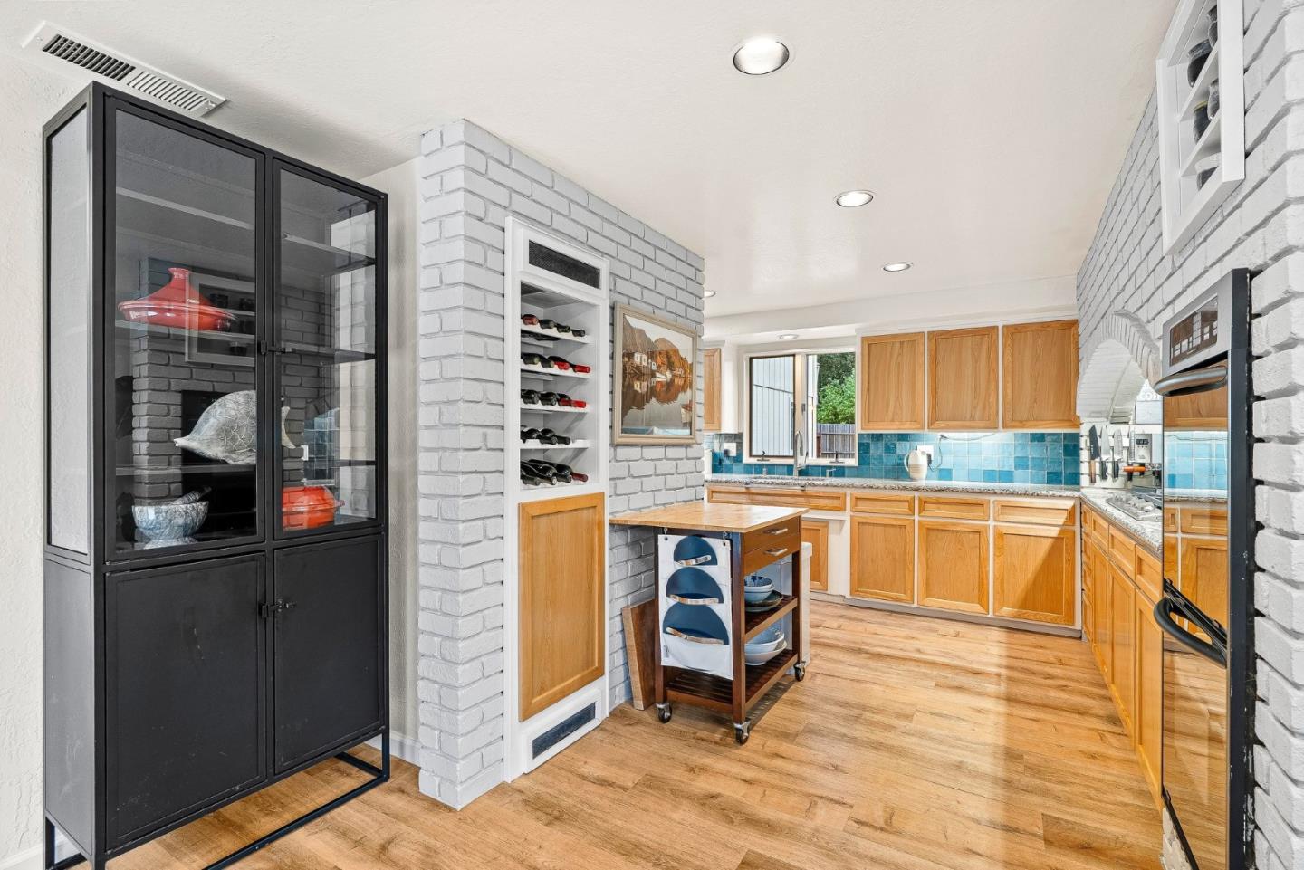 Detail Gallery Image 12 of 50 For 111 Ponderosa Dr, Santa Cruz,  CA 95060 - 4 Beds | 2/1 Baths