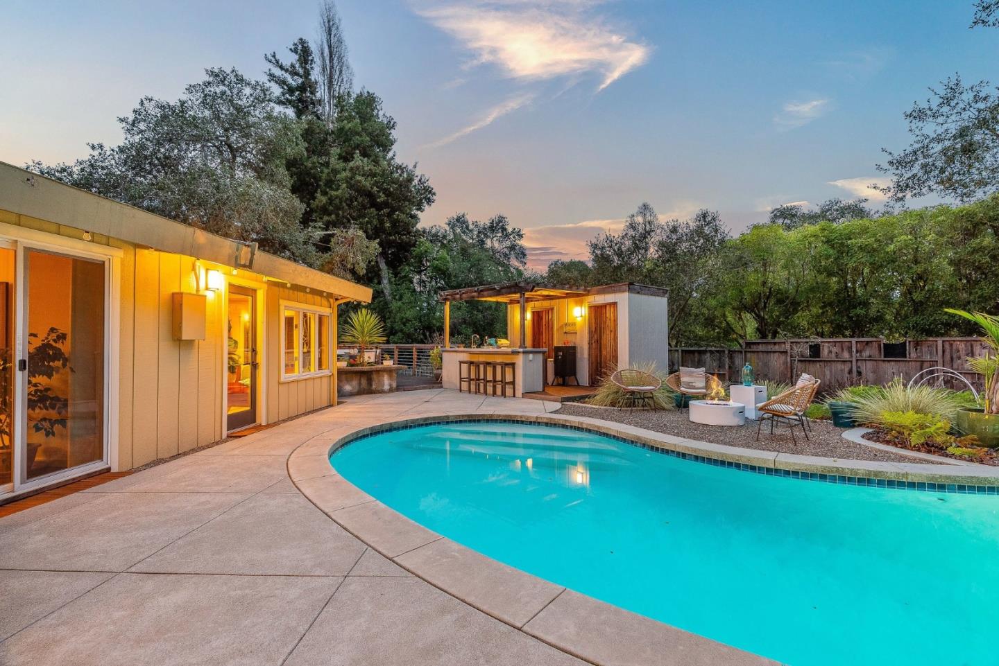 Detail Gallery Image 2 of 50 For 111 Ponderosa Dr, Santa Cruz,  CA 95060 - 4 Beds | 2/1 Baths