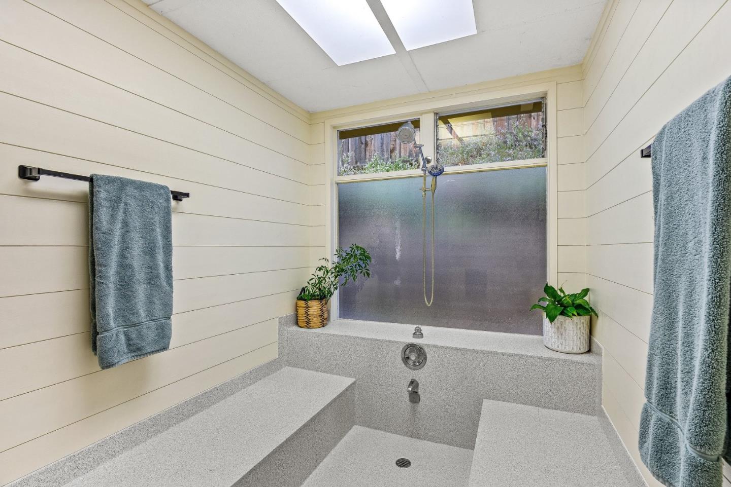 Detail Gallery Image 27 of 50 For 111 Ponderosa Dr, Santa Cruz,  CA 95060 - 4 Beds | 2/1 Baths