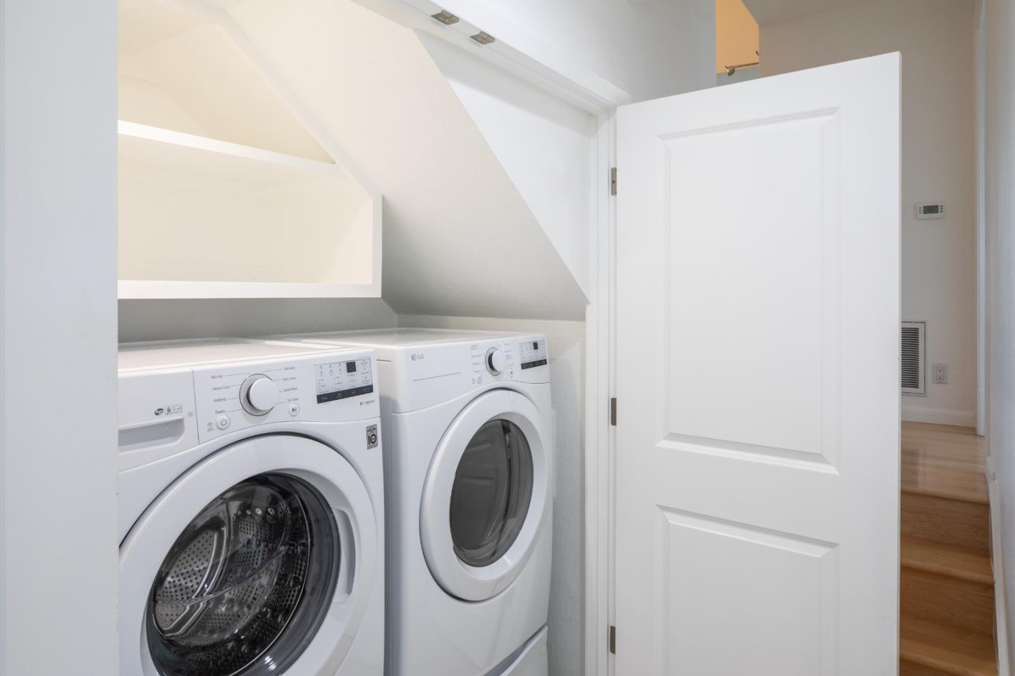 Detail Gallery Image 13 of 41 For 933 Foxridge Way, San Jose,  CA 95133 - 4 Beds | 3 Baths