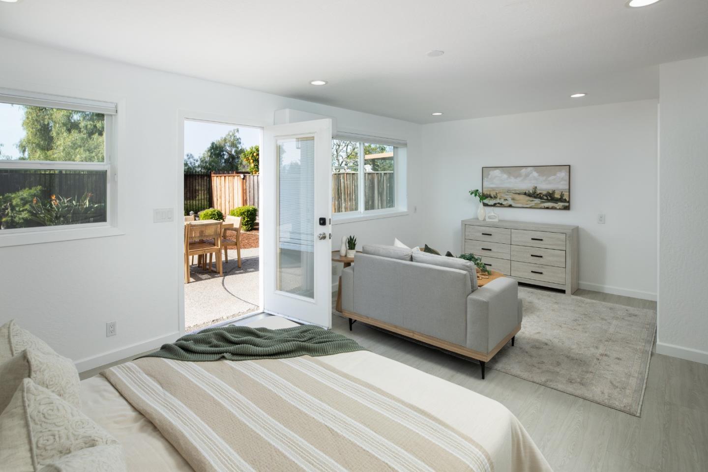 Detail Gallery Image 14 of 41 For 933 Foxridge Way, San Jose,  CA 95133 - 4 Beds | 3 Baths