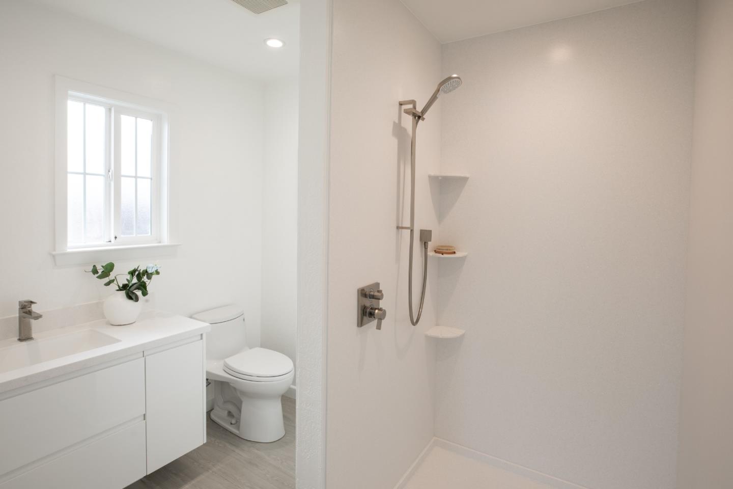 Detail Gallery Image 16 of 41 For 933 Foxridge Way, San Jose,  CA 95133 - 4 Beds | 3 Baths