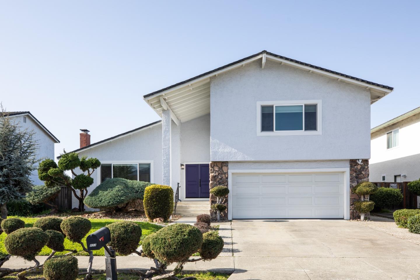 Detail Gallery Image 3 of 41 For 933 Foxridge Way, San Jose,  CA 95133 - 4 Beds | 3 Baths