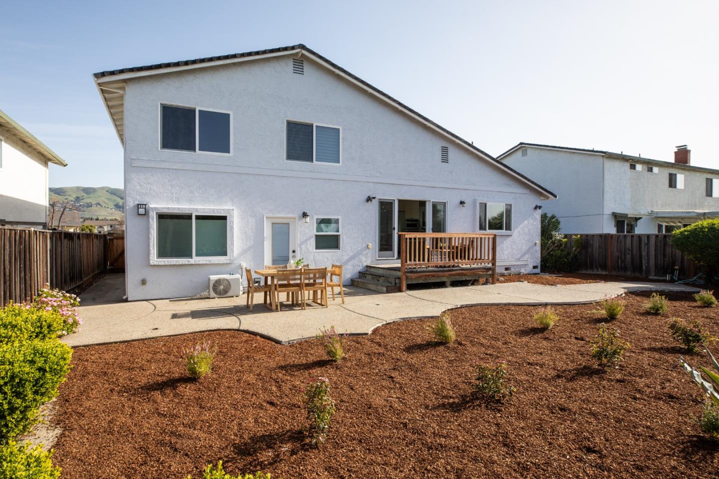 Detail Gallery Image 35 of 41 For 933 Foxridge Way, San Jose,  CA 95133 - 4 Beds | 3 Baths