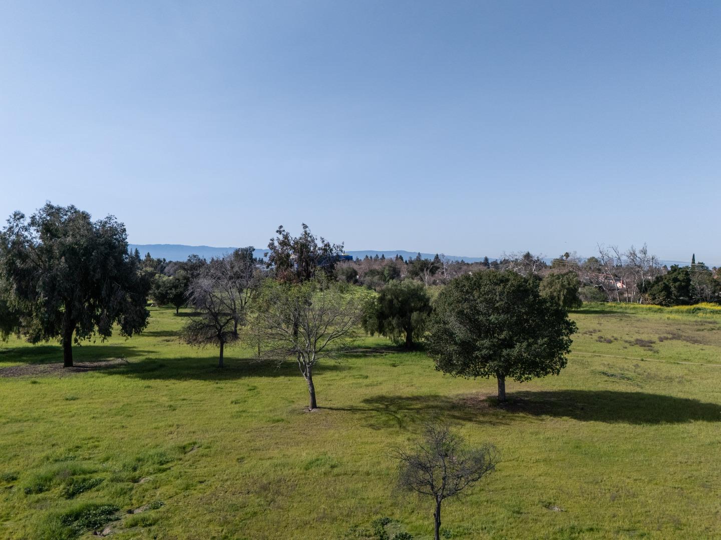 Detail Gallery Image 37 of 41 For 933 Foxridge Way, San Jose,  CA 95133 - 4 Beds | 3 Baths