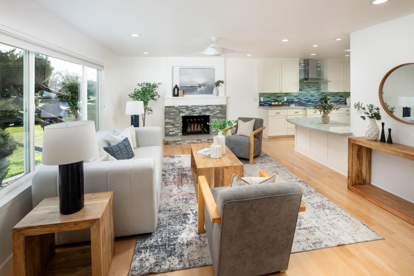 Detail Gallery Image 4 of 41 For 933 Foxridge Way, San Jose,  CA 95133 - 4 Beds | 3 Baths