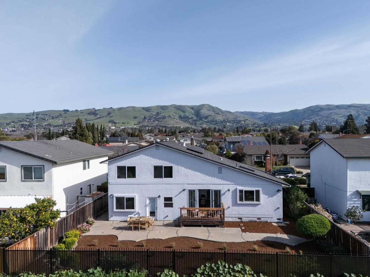 Detail Gallery Image 40 of 41 For 933 Foxridge Way, San Jose,  CA 95133 - 4 Beds | 3 Baths