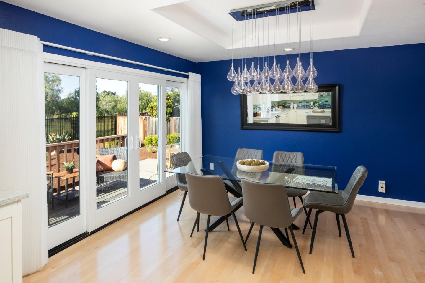 Detail Gallery Image 9 of 41 For 933 Foxridge Way, San Jose,  CA 95133 - 4 Beds | 3 Baths