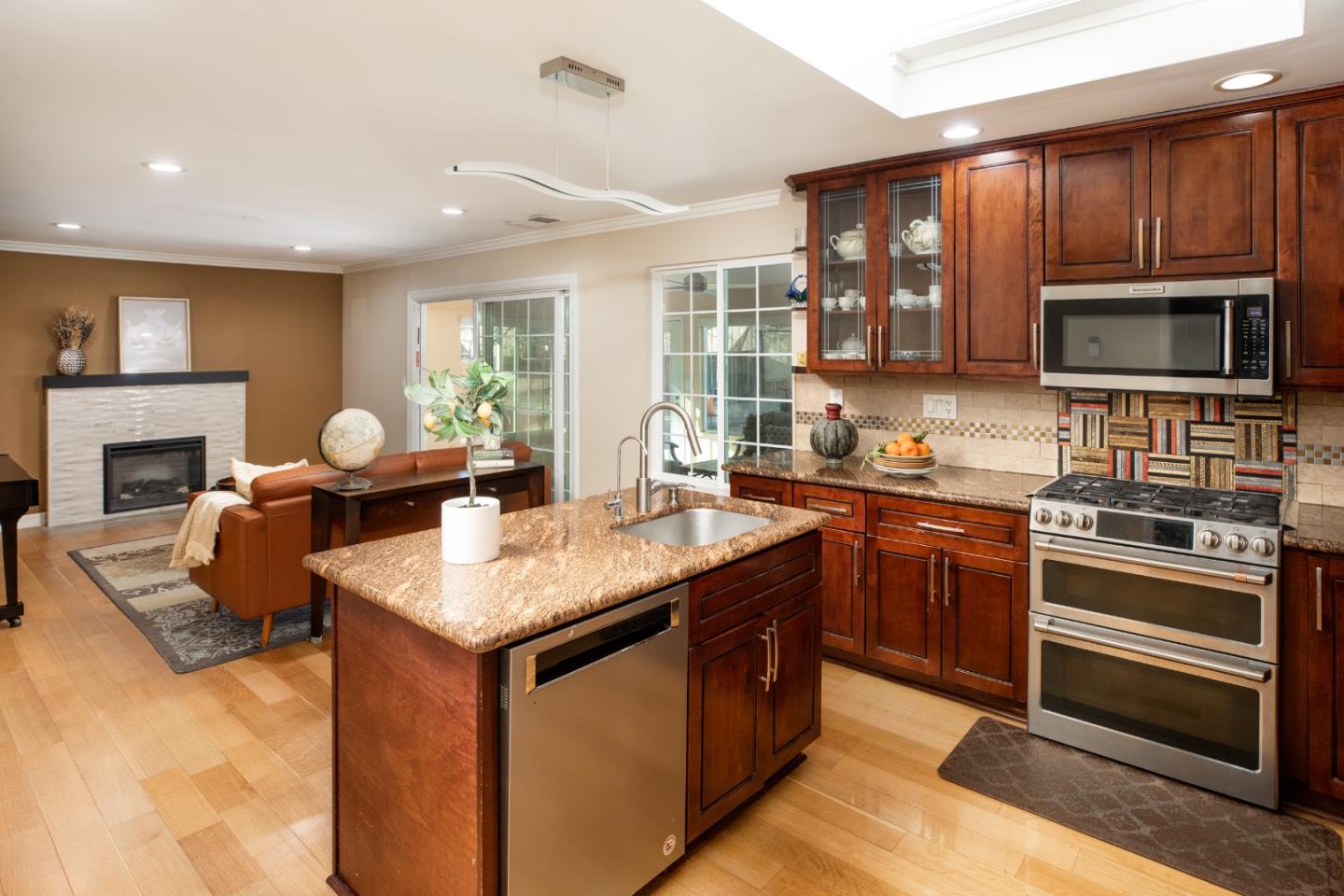 Detail Gallery Image 11 of 34 For 6139 Meridian (Quiet Side) Ave, San Jose,  CA 95120 - 4 Beds | 2 Baths