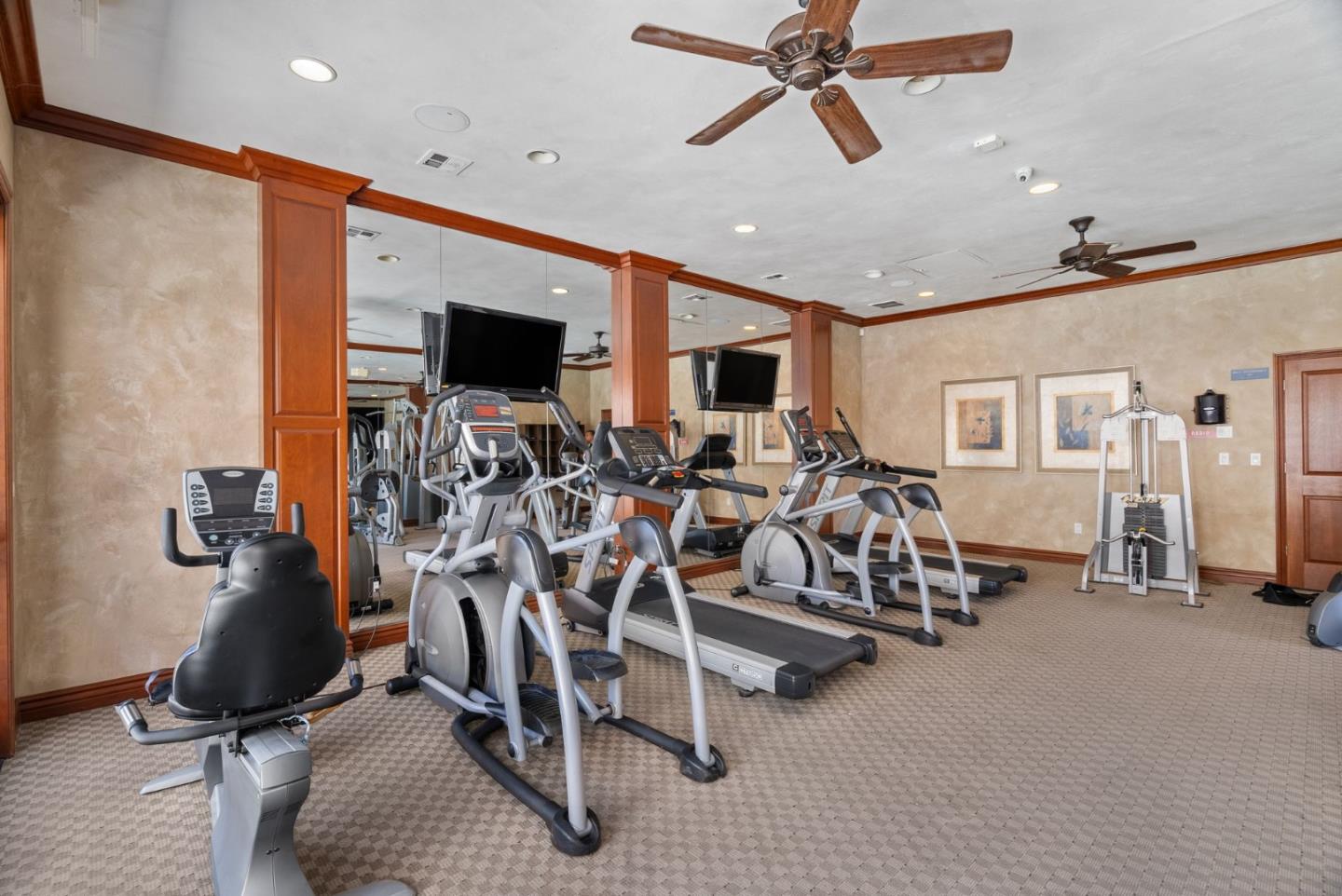 Detail Gallery Image 20 of 25 For 1437 Marcello Dr, San Jose,  CA 95131 - 2 Beds | 2/1 Baths