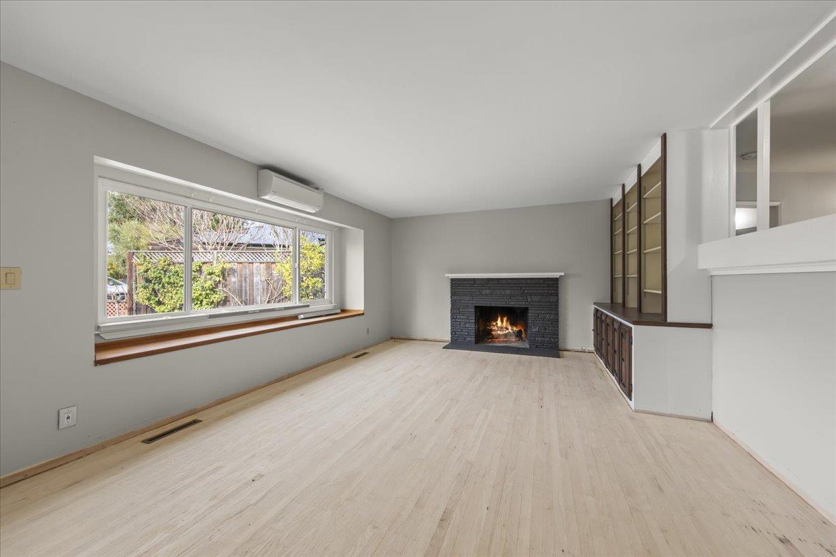 Detail Gallery Image 12 of 24 For 1687 Dalehurst Ave, Los Altos,  CA 94024 - 3 Beds | 2 Baths