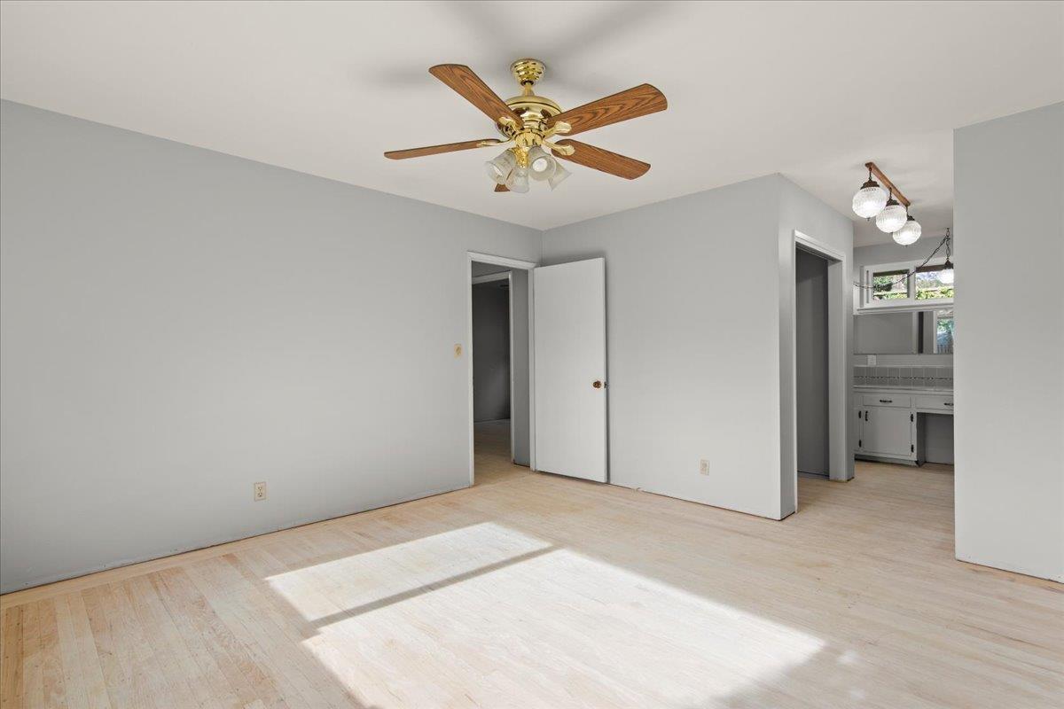 Detail Gallery Image 16 of 24 For 1687 Dalehurst Ave, Los Altos,  CA 94024 - 3 Beds | 2 Baths