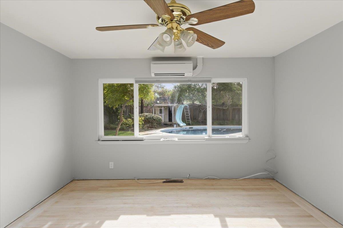 Detail Gallery Image 17 of 24 For 1687 Dalehurst Ave, Los Altos,  CA 94024 - 3 Beds | 2 Baths