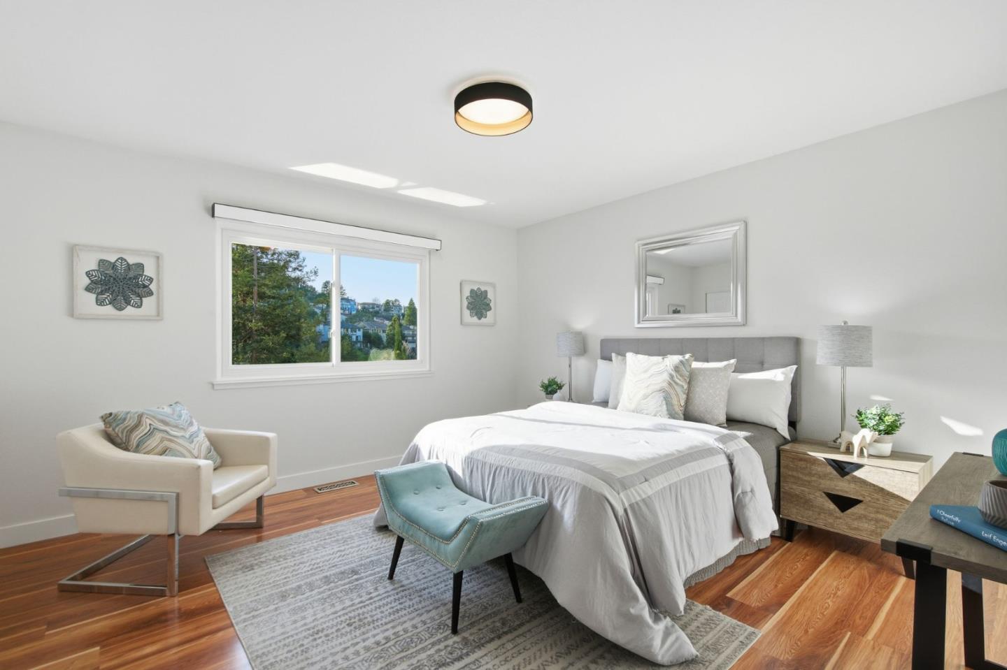 Detail Gallery Image 14 of 29 For 313 Clifton Ave, San Carlos,  CA 94070 - 5 Beds | 3/1 Baths