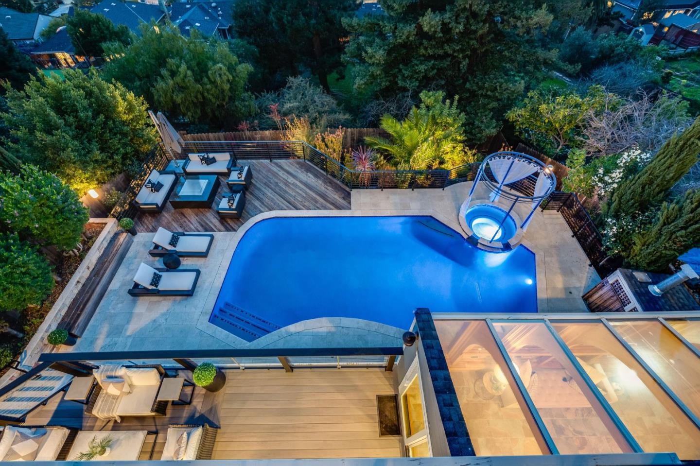 Detail Gallery Image 2 of 29 For 313 Clifton Ave, San Carlos,  CA 94070 - 5 Beds | 3/1 Baths