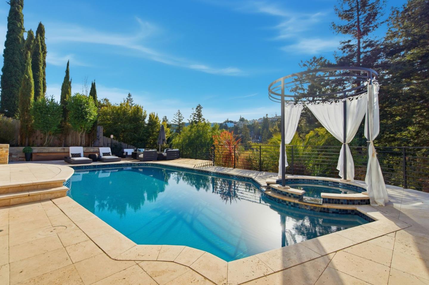 Detail Gallery Image 25 of 29 For 313 Clifton Ave, San Carlos,  CA 94070 - 5 Beds | 3/1 Baths