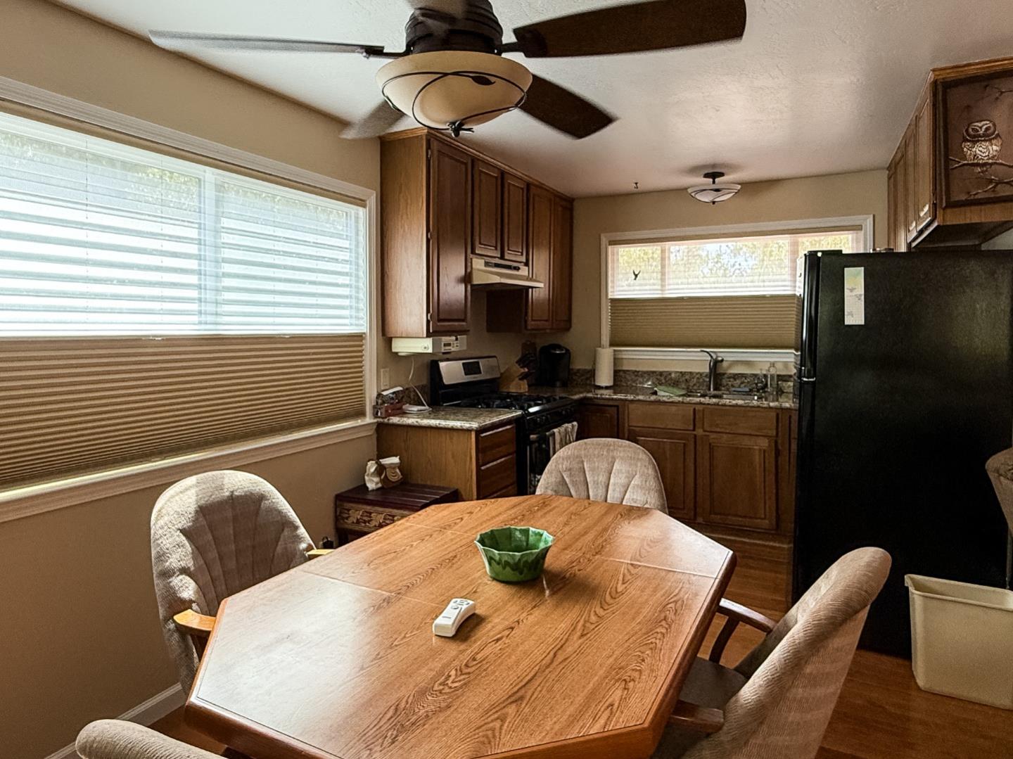 Detail Gallery Image 4 of 14 For 56 Lodge Hts, Soquel,  CA 95073 - 2 Beds | 1 Baths