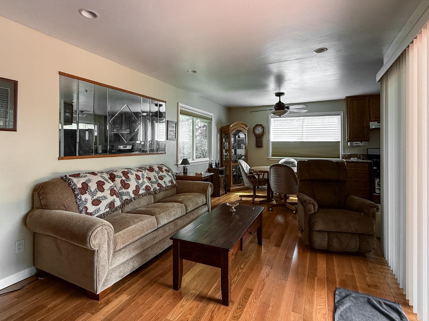 Detail Gallery Image 5 of 14 For 56 Lodge Hts, Soquel,  CA 95073 - 2 Beds | 1 Baths