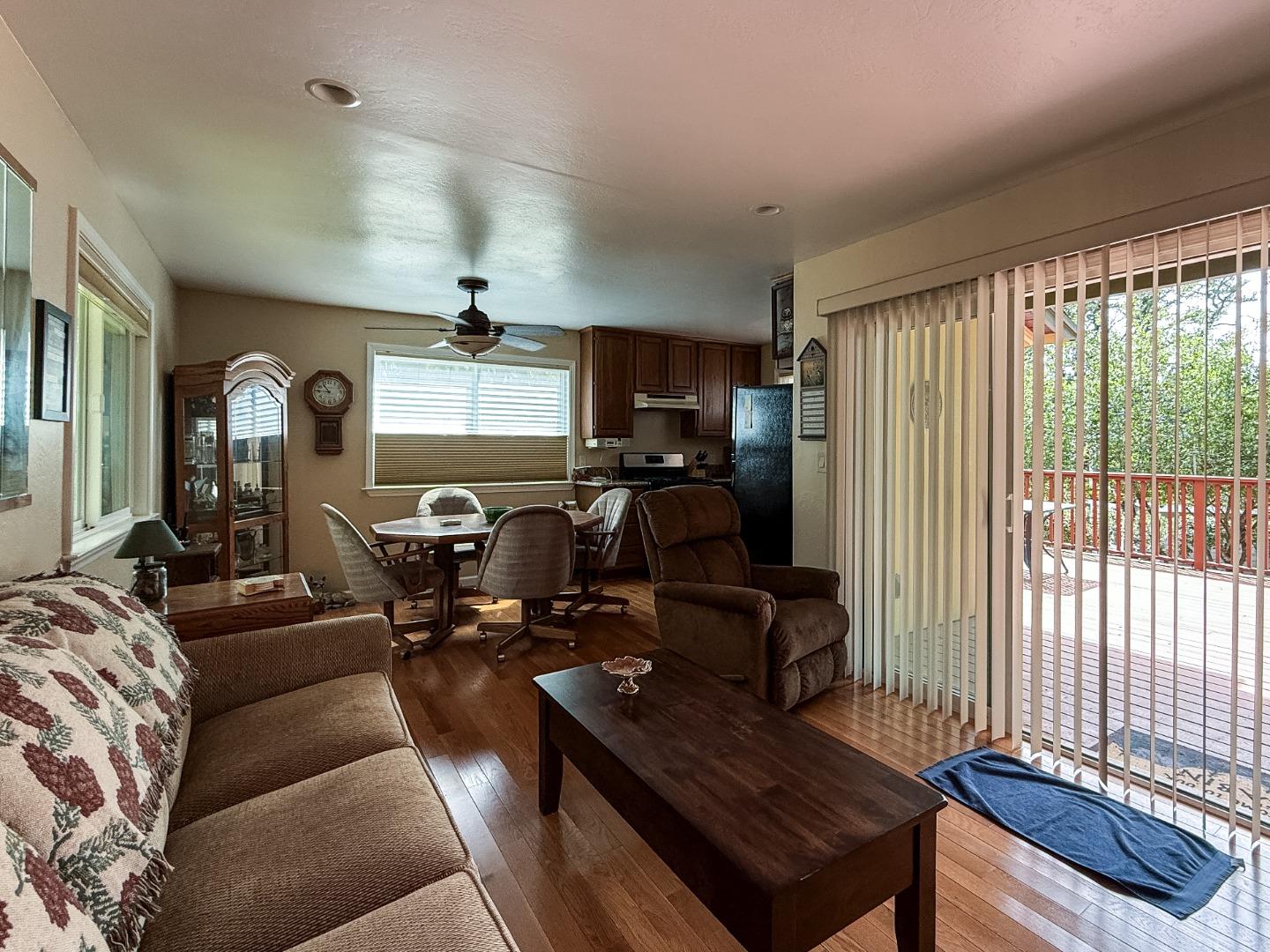 Detail Gallery Image 6 of 14 For 56 Lodge Hts, Soquel,  CA 95073 - 2 Beds | 1 Baths